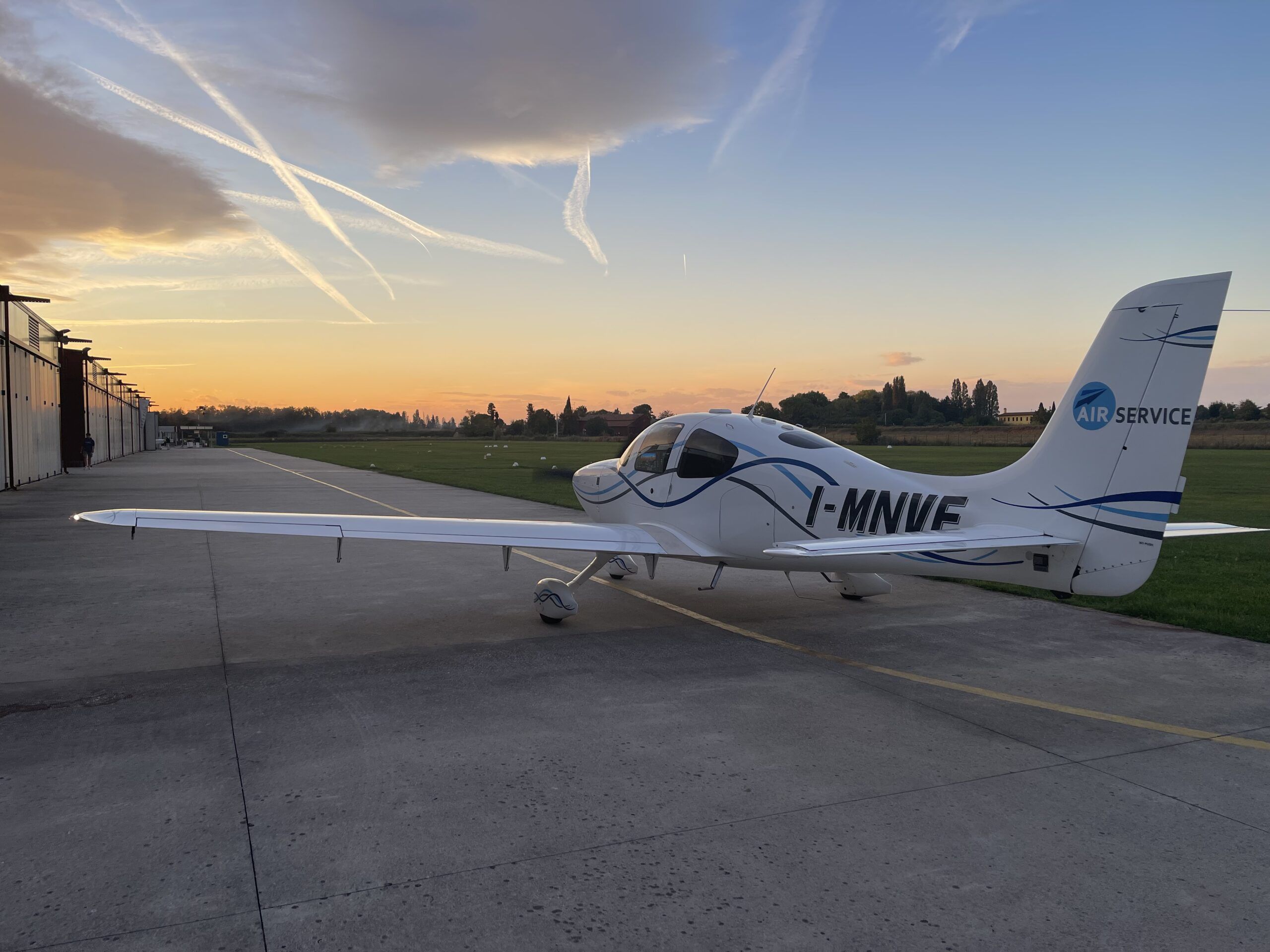 Noleggio Aereo con CIRRUS  SR-20